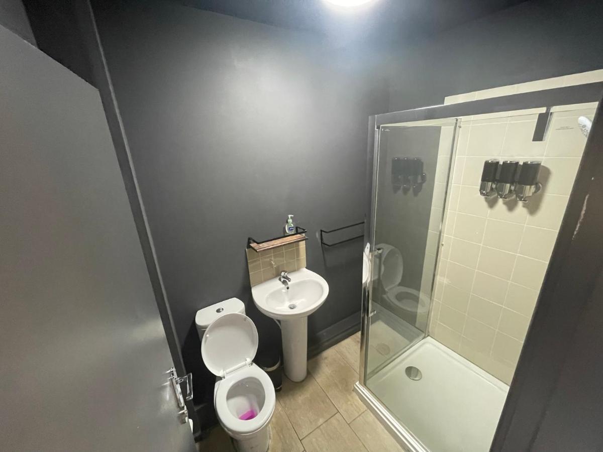 Town Center Willow Apartment - Sleeps Up To 10 - Dogs Welcome - 2 Minutes From Train Station Μπλάκπουλ Εξωτερικό φωτογραφία