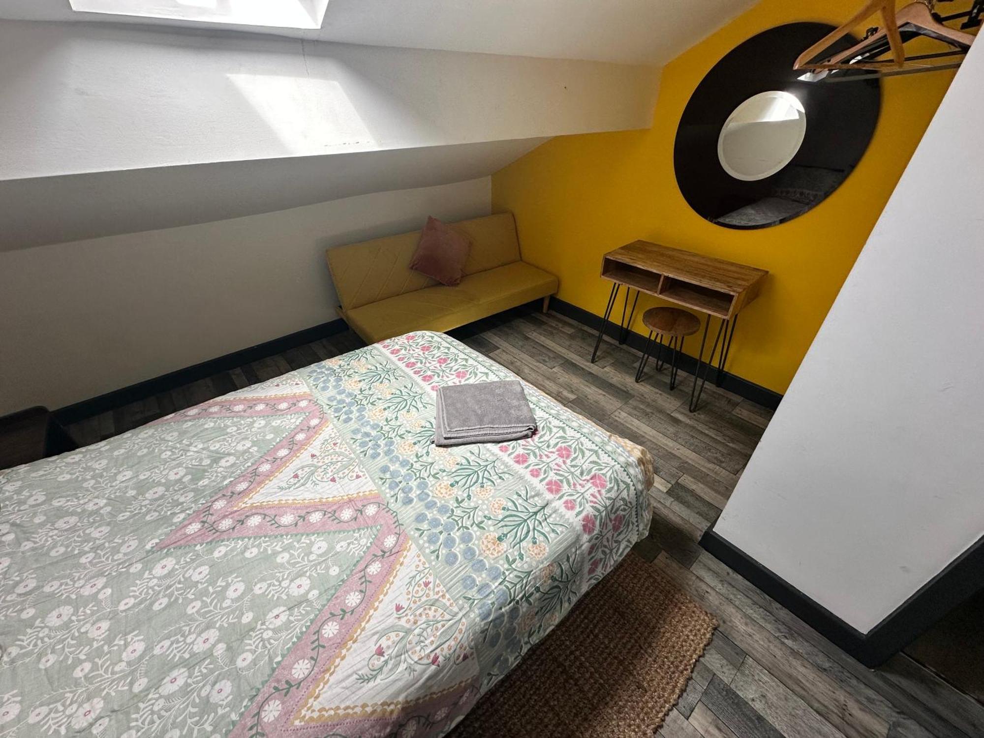 Town Center Willow Apartment - Sleeps Up To 10 - Dogs Welcome - 2 Minutes From Train Station Μπλάκπουλ Εξωτερικό φωτογραφία