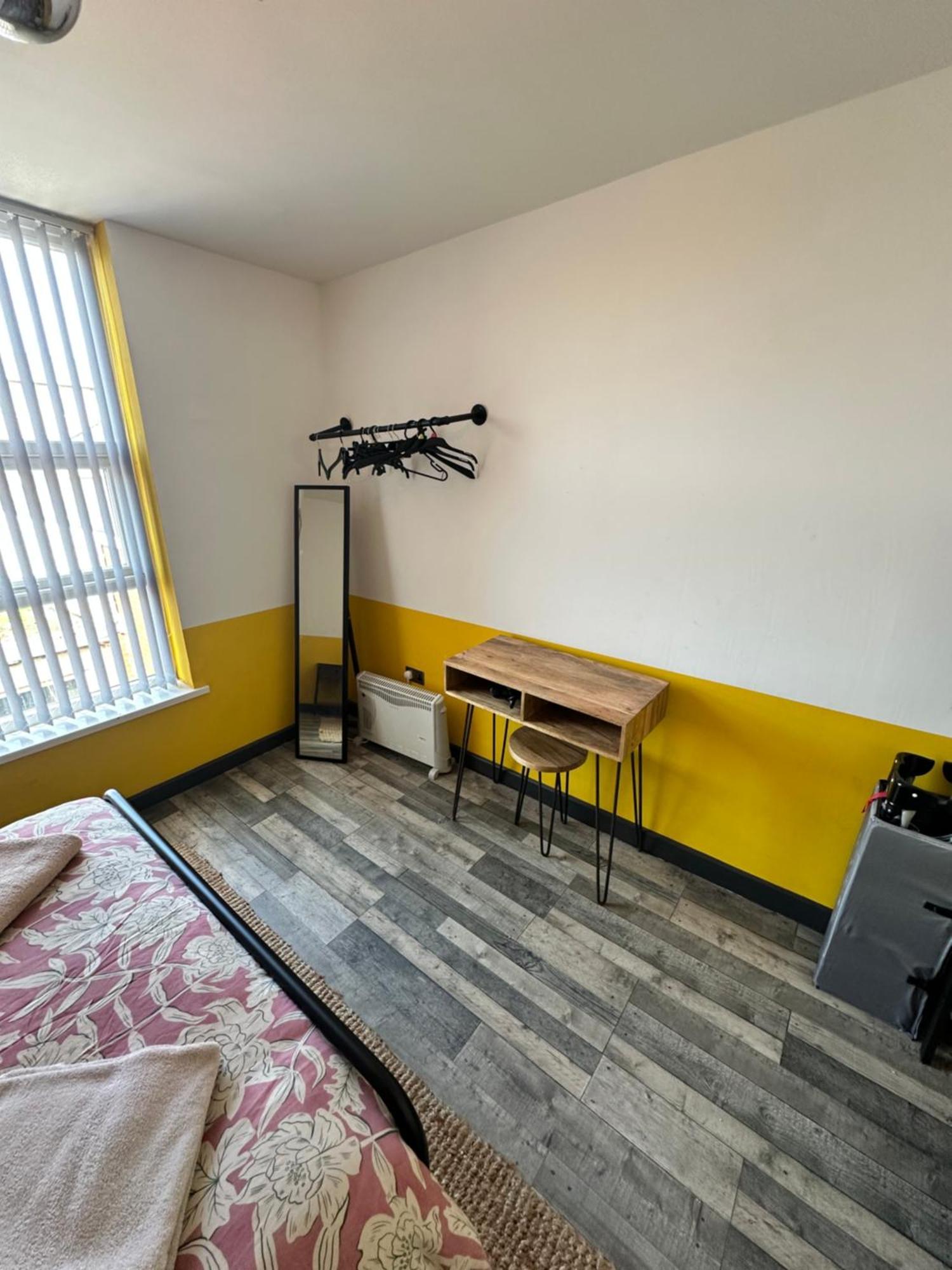 Town Center Willow Apartment - Sleeps Up To 10 - Dogs Welcome - 2 Minutes From Train Station Μπλάκπουλ Εξωτερικό φωτογραφία