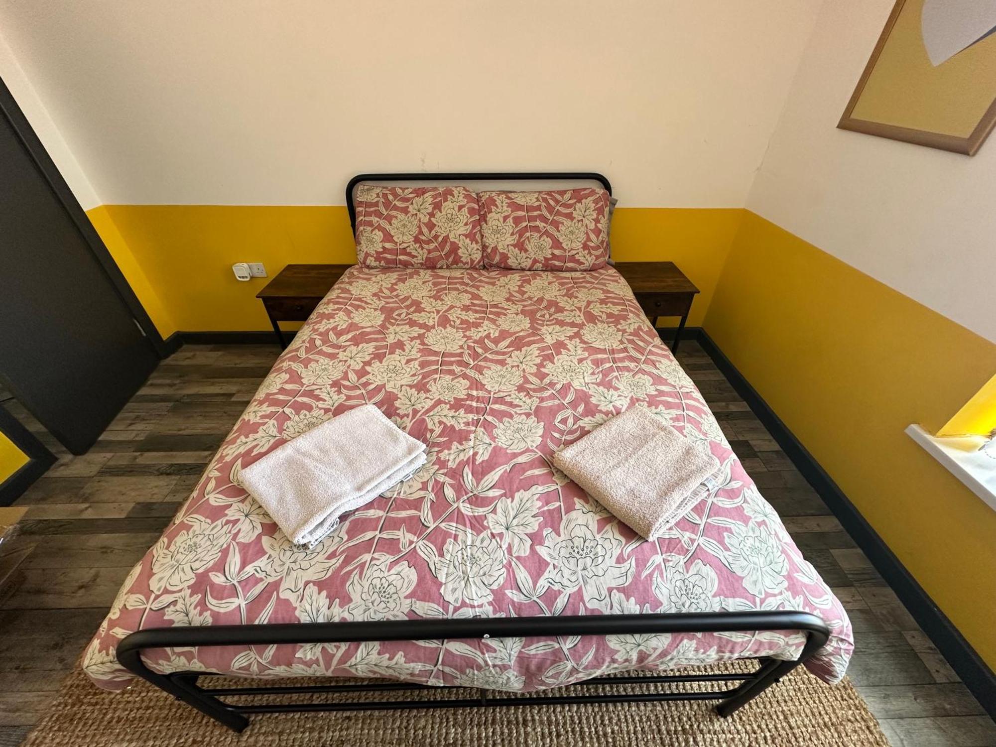 Town Center Willow Apartment - Sleeps Up To 10 - Dogs Welcome - 2 Minutes From Train Station Μπλάκπουλ Εξωτερικό φωτογραφία