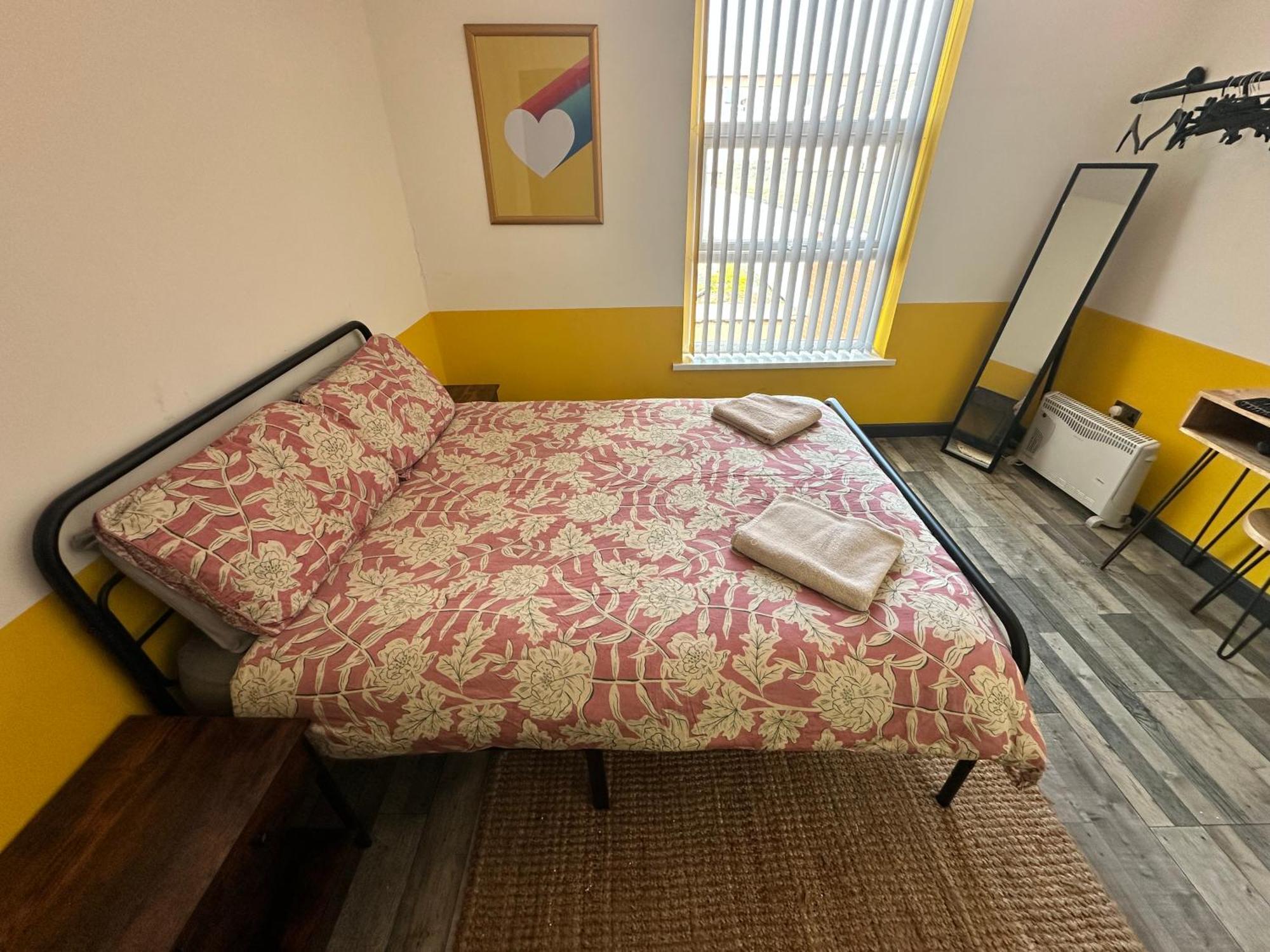 Town Center Willow Apartment - Sleeps Up To 10 - Dogs Welcome - 2 Minutes From Train Station Μπλάκπουλ Εξωτερικό φωτογραφία