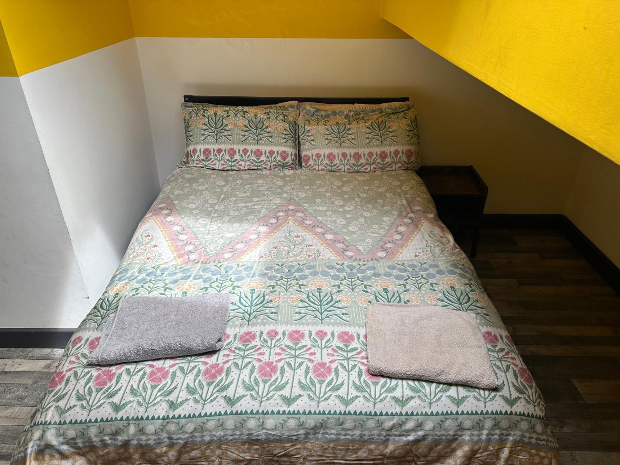 Town Center Willow Apartment - Sleeps Up To 10 - Dogs Welcome - 2 Minutes From Train Station Μπλάκπουλ Εξωτερικό φωτογραφία